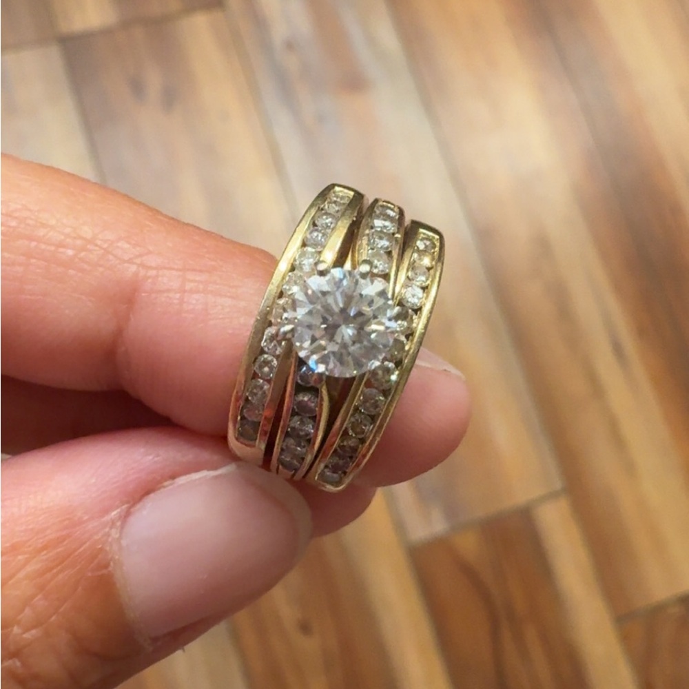 Kay Jewelers Gold Ring with Diamonds